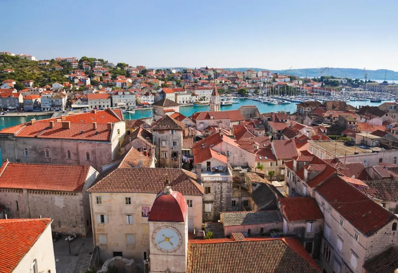Studio Apartment In Mastrinka With Loggia, Air Conditioning, Wifi, Washing Machine 5159-1 Trogir