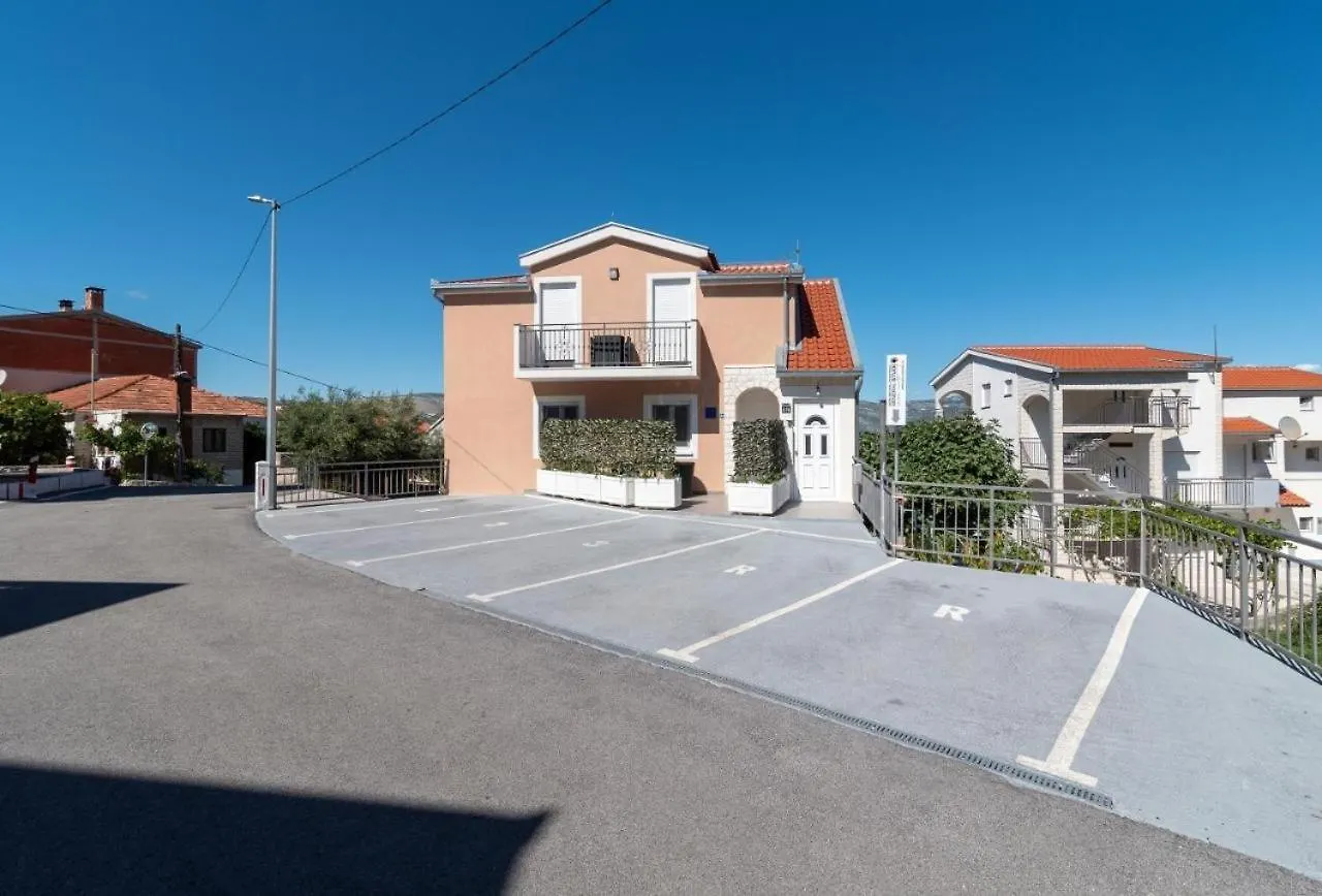 Studio Apartment In Mastrinka With Loggia, Air Conditioning, Wifi, Washing Machine 5159-1 Trogir Croatia