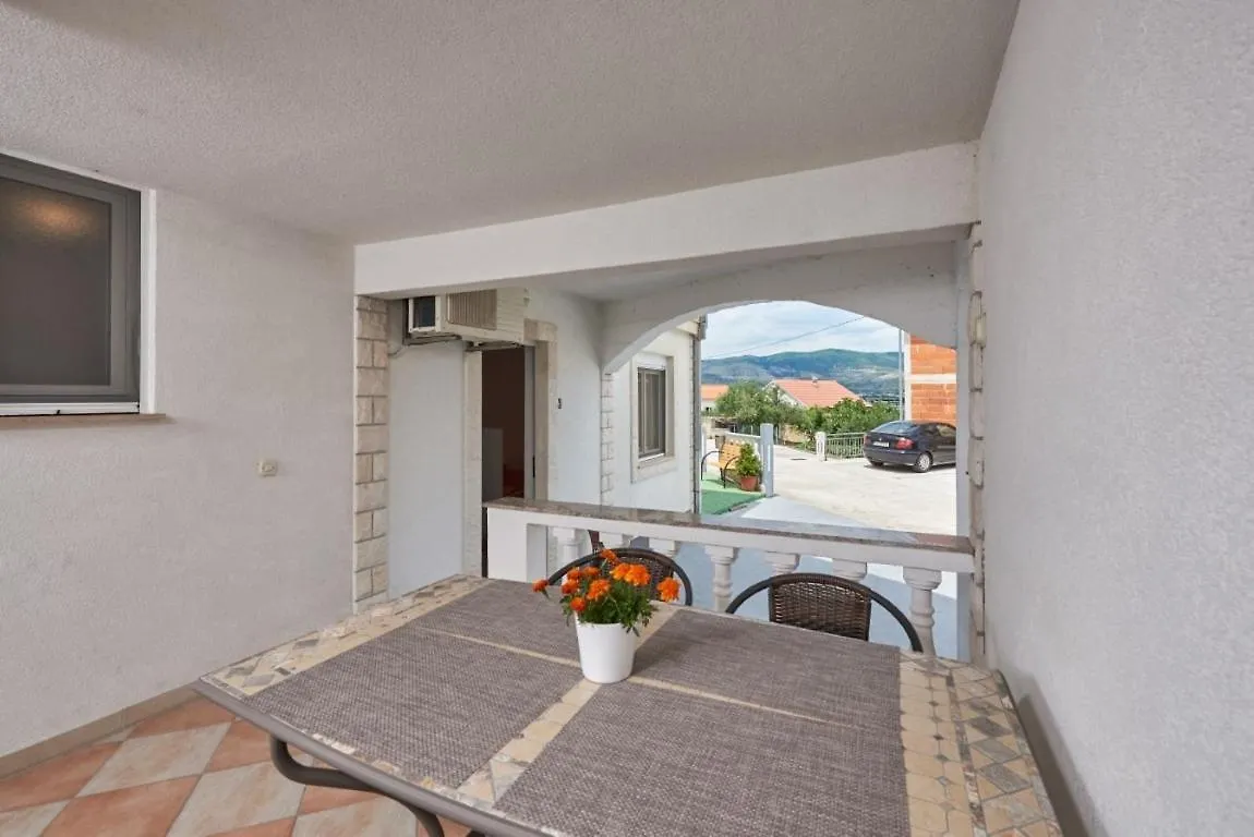 Studio Apartment In Mastrinka With Loggia, Air Conditioning, Wifi, Washing Machine 5159-1 Trogir 0*,
