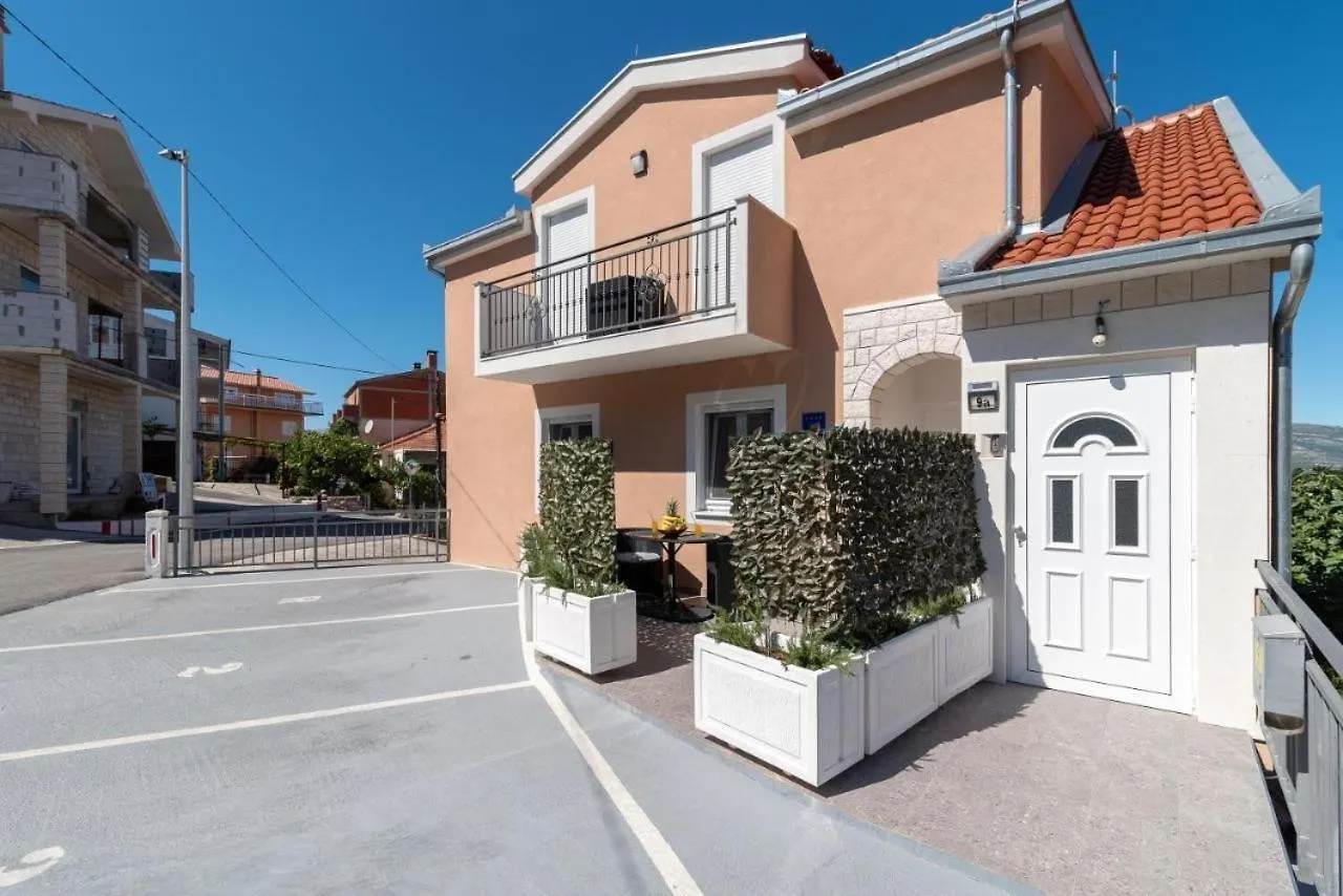Studio Apartment In Mastrinka With Loggia, Air Conditioning, Wifi, Washing Machine 5159-1 Trogir Croatia