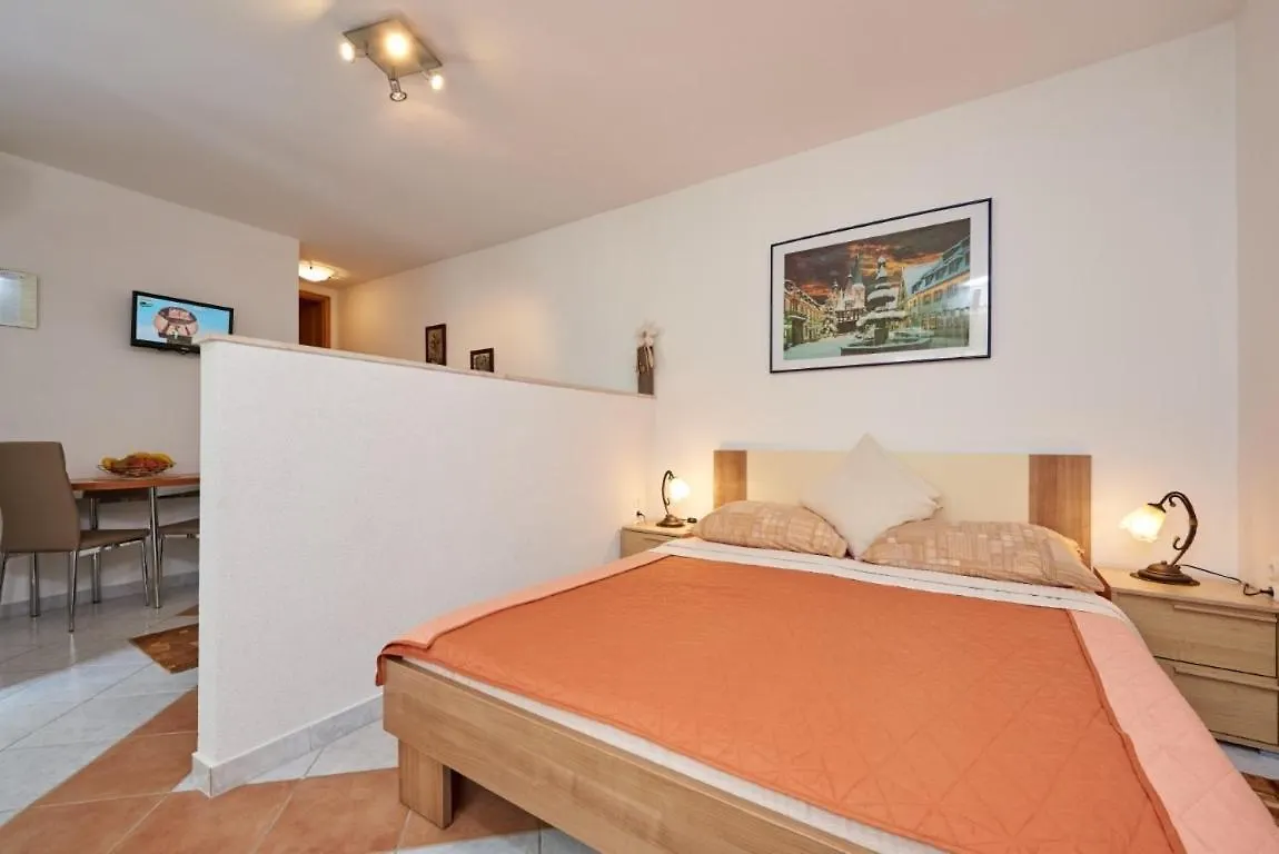 Studio Apartment In Mastrinka With Loggia, Air Conditioning, Wifi, Washing Machine 5159-1 Trogir Croatia